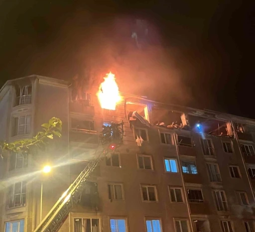 Kaymakam Erten: "Patlama b&uuml;y&uuml;k ihtimalle doğal gaz kaynaklı"
