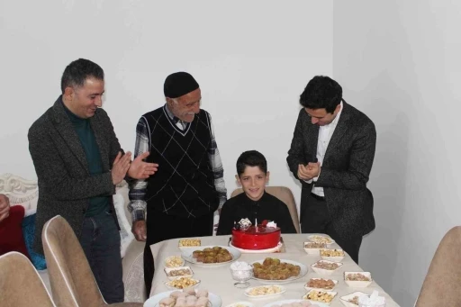 Kaymakam Güzel’den şehit ailesine doğum günü sürprizi
