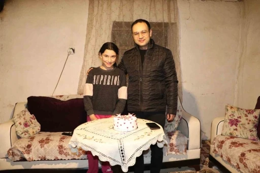 Kaymakam Kahveci’den küçük Sıla’ya doğum günü sürprizi
