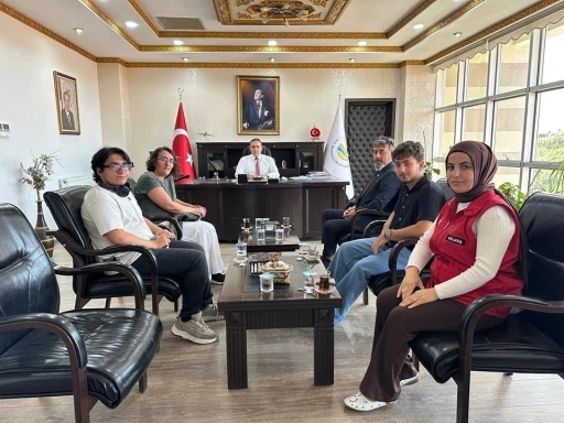 Kaymakam Memiş, münazara yarışmasında dereceye giren öğrencileri ödüllendirdi
