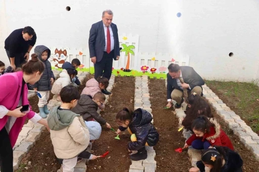 Kaymakam &Ouml;zt&uuml;rk&rsquo;ten okullara inceleme
