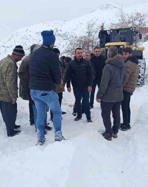 Kaymakam Pelvan, yol a&ccedil;ma &ccedil;alışmalarını inceledi
