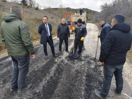 Kaymakam U&ccedil;ar, Yenipazar&rsquo;da yol onarım &ccedil;alışmalarını inceledi
