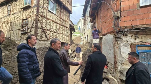 Kaymakam Yayabaşı k&ouml;ylerde &ccedil;alışmaları inceledi
