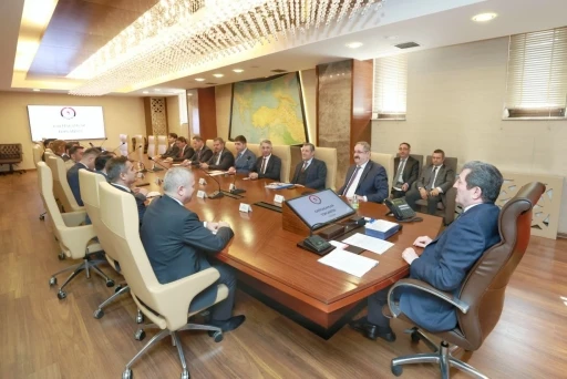 Kaymakamlar toplantısı: Bayram g&uuml;venliği, g&ouml;&ccedil;, tarım ve şehir d&uuml;zeni g&ouml;r&uuml;ş&uuml;ld&uuml;
