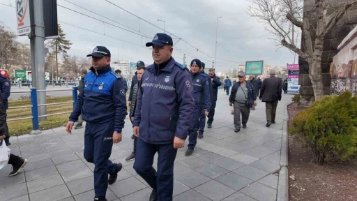 Kayseri B&uuml;y&uuml;kşehir&rsquo;de d&uuml;zenli bir şehir i&ccedil;in &rsquo;kaldırım&rsquo; denetimi
