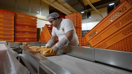 Kayseri B&uuml;y&uuml;kşehir, g&uuml;nde 100 bini aşan ekmek &uuml;retiyor
