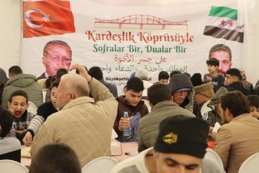 Kayseri b&uuml;y&uuml;kşehir, Suriye&rsquo;de iftar sofrası kurdu
