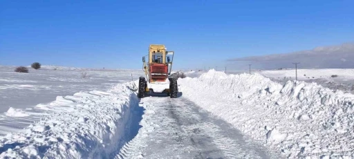 Kayseri&rsquo;de 14 mahalle yolu ulaşıma kapalı
