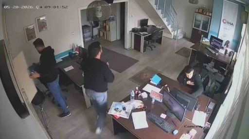 Kayseri&rsquo;de deprem anı kamerada
