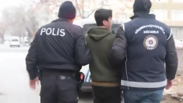 Kayseri&rsquo;de d&uuml;zensiz g&ouml;&ccedil; uygulaması: 24 yabancı uyruklu şahsa işlem yapıldı
