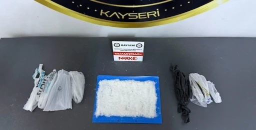 Kayseri&rsquo;de eş zamanlı uyuşturucu operasyonu: 3 g&ouml;zaltı

