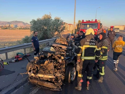 Kayseri’de otomobil tıra çarptı: 1 ölü
