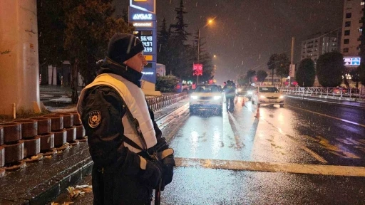 Kayseri&rsquo;de polis ekipleri denetimleri artırdı

