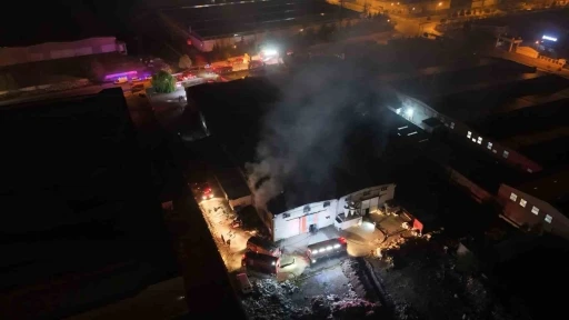 Kayseri&rsquo;de s&uuml;nger fabrikasında yangın