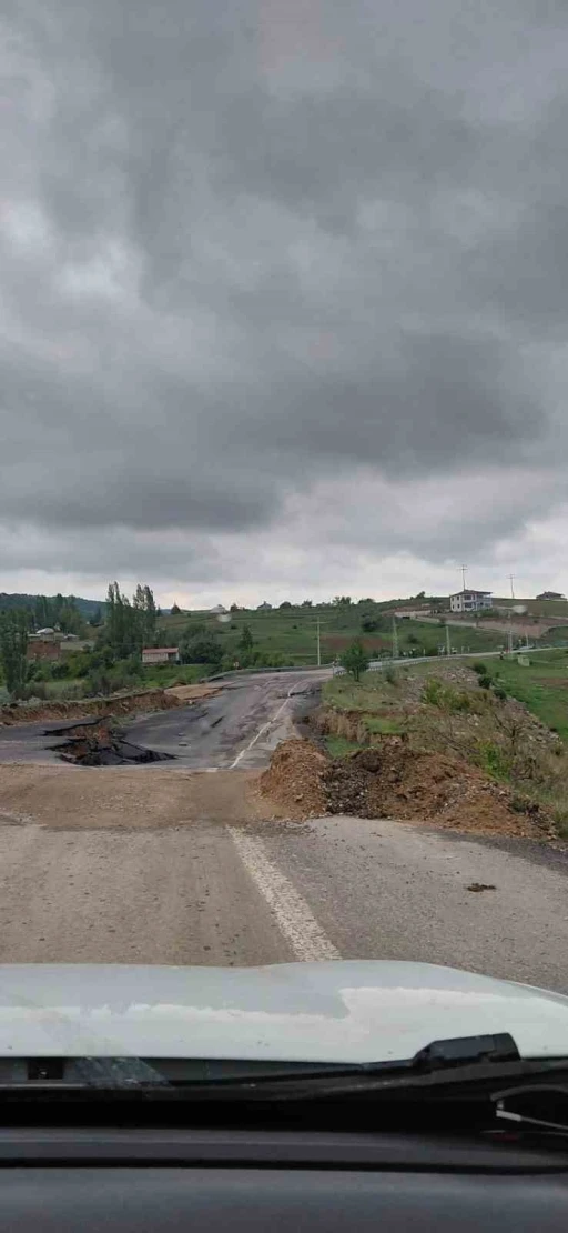 Kayseri&rsquo;de Yaşar Karayel Viyad&uuml;ğ&uuml;&rsquo;nde &ccedil;&ouml;kme meydana geldi
