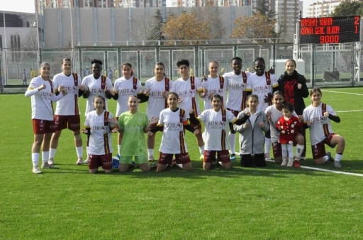 Kayseri Kadın FK şampiyonluk ma&ccedil;ına &ccedil;ıkıyor
