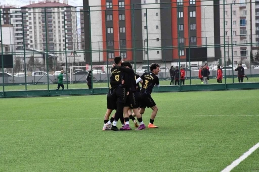 Kayseri &Uuml;lk&uuml;spor lideri devirdi
