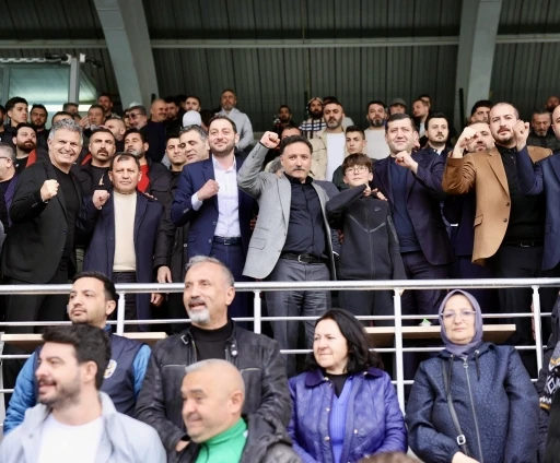 Kayseri Valisi &Ccedil;i&ccedil;ek: "&Ccedil;ifte mutluluk istiyoruz"
