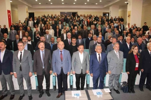 Kayseri Valisi Gökmen Çiçek "Bu bayrakların olduğu coğrafyada yaşayan hiç kimse kendini göçmen hissetmez"