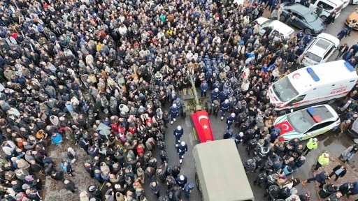Kayserili binler, şehidini uğurladı
