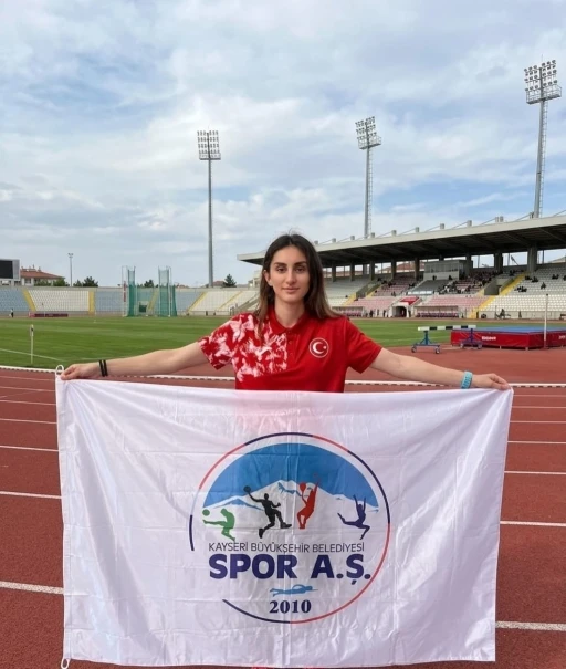 Kayserili sporcu T&uuml;rkiye rekoru kırarak olimpiyat barajını aştı
