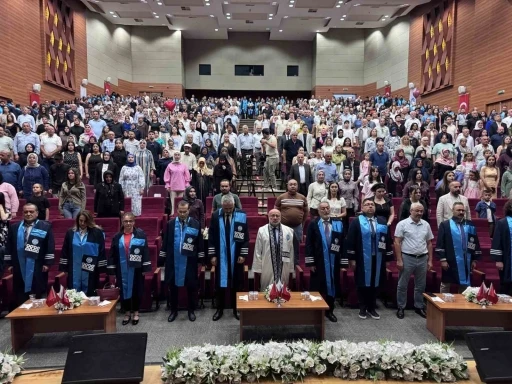 KAY&Uuml; Uygulamalı Bilimler Fak&uuml;ltesi&rsquo;nde mezuniyet sevinci
