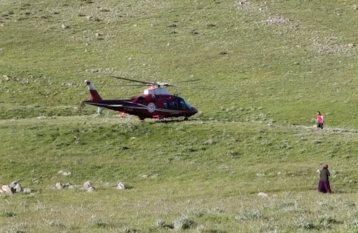 Kaza ge&ccedil;iren motosiklet s&uuml;r&uuml;c&uuml;s&uuml;ne hava ambulansı
