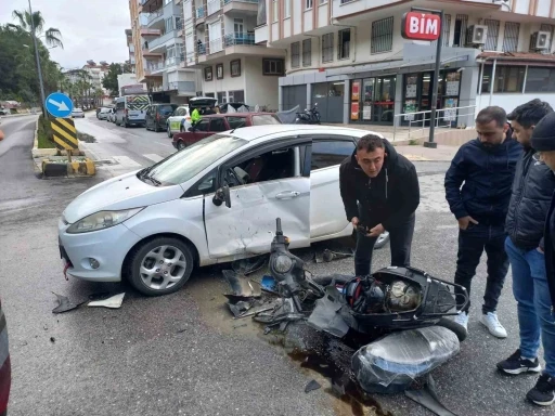 Kaza yapan motosikletli ehliyetsiz &ccedil;ıktı, 66 bin 590 TL ceza kesildi
