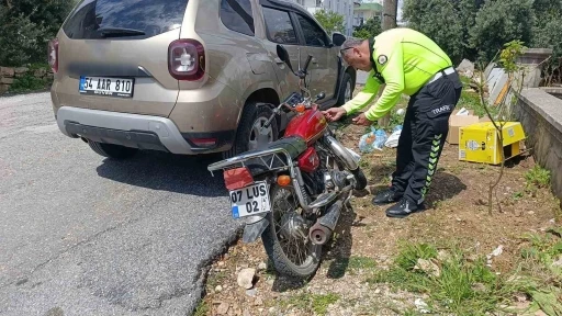 Kaza yapan sürücüler olay yerini terk etti
