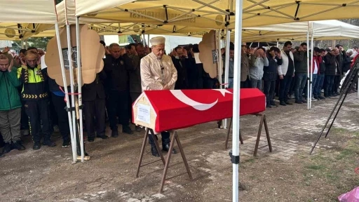 Kazada ölen polis memuru toprağa verildi
