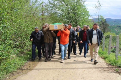 Kazada vefat eden aynı aileden üç kişi toprağa verildi
