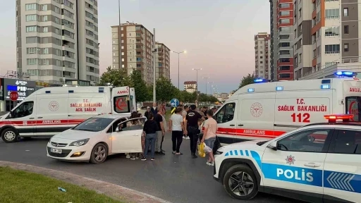 Kazada yaralanan motosiklet s&uuml;r&uuml;c&uuml;s&uuml;ne ilk m&uuml;dahale &Ccedil;evik Kuvvet Şube M&uuml;d&uuml;r&uuml;&rsquo;nden
