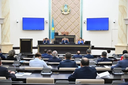 Kazakistan parlamentosu son oturumunu gerçekleştirdi
