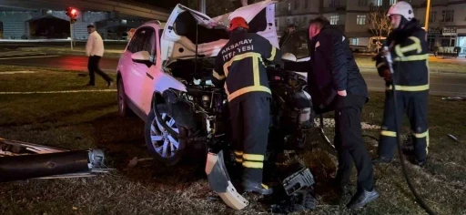 Kazaya karışan ara&ccedil;ta yangın paniği
