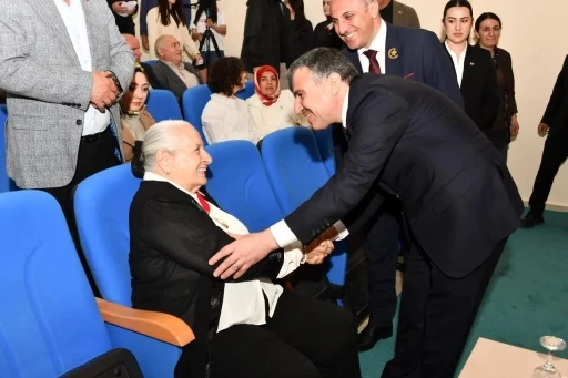 Kazım Karabekir&rsquo;in kızı G&uuml;m&uuml;şhane&rsquo;de gen&ccedil;lerle buluştu

