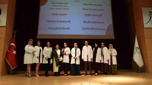 KBÜ’de fizyoterapi öğrencileri beyaz önlüklerini giydi
