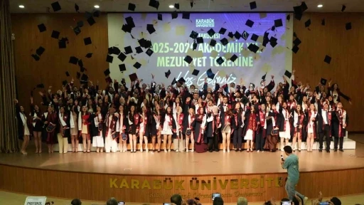 KB&Uuml; Tıp Fak&uuml;ltesi mezunları hekimlik hayatına ilk adımını attı

