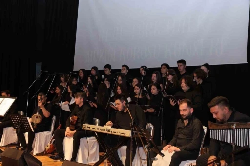 KEAL Türk Halk Müziği Korosu konseri büyük beğeni topladı
