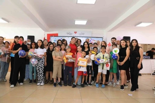 Keçiören Belediyesi’nden engelli çocuklara karne hediyesi
