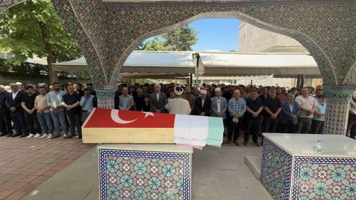 Kelkit &Ccedil;ayı&rsquo;nda hayatını kaybeden gen&ccedil; son yolculuğuna uğurlandı
