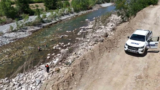 Kelkit &Ccedil;ayı&rsquo;nda kaybolan Esmanur i&ccedil;in arama &ccedil;alışmaları yeniden başladı
