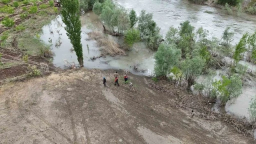 Kelkit &Ccedil;ayı&rsquo;nda kaybolan kız 31 g&uuml;nd&uuml;r aranıyor
