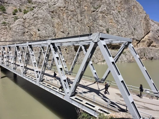 Kemaliye&rsquo;de Şırzi K&ouml;pr&uuml;s&uuml; akşam turizmine hazırlanıyor
