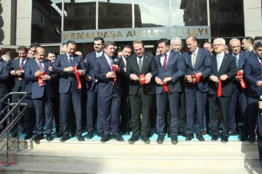 Kemalpaşa Adalet Sarayı açılışını yapan Bakan Tunç: "Türkiye genelinde 388 adliye sarayı var"