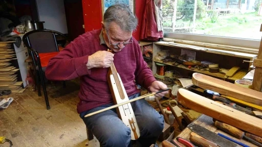 Kemen&ccedil;enin en yaşlı ustalarından
