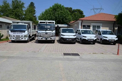 Kemer Belediyesi ara&ccedil; filosunu g&uuml;&ccedil;lendirmeye devam ediyor

