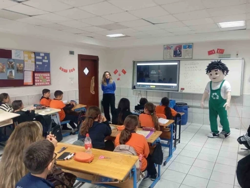 Kemer Belediyesi&rsquo;nden &ouml;ğrencilere sıfır atık eğitimi
