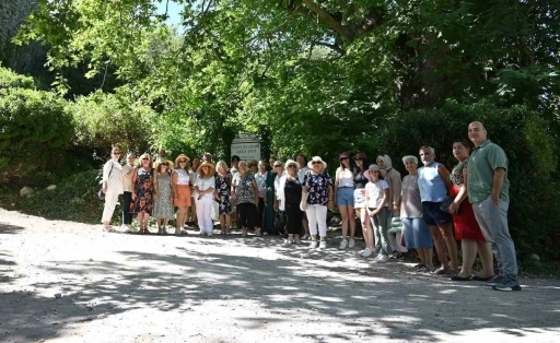 Kemer’de &quot;mor turizm&quot; başladı
