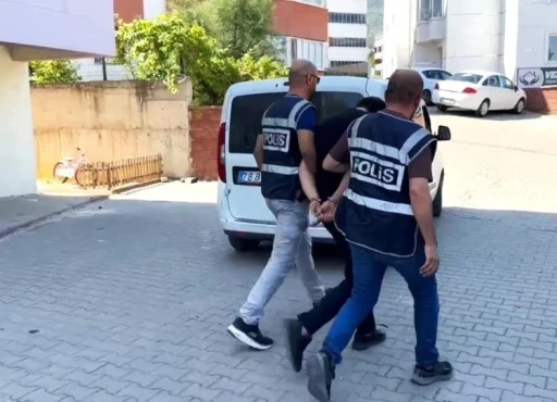 Kendini jandarma olarak tanıtan dolandırıcı tutuklandı
